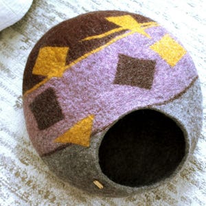 Ready to ship/ Felted cat cave/Cat bed Pet house/Gift idea/Felted cat house/ Natural undyed wool/Eco friendly wool /Only size L