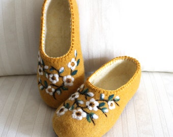 Mustard Yellow Womens Felted Slippers. Spring floral branch decor. Natural Wool. Leather sole.