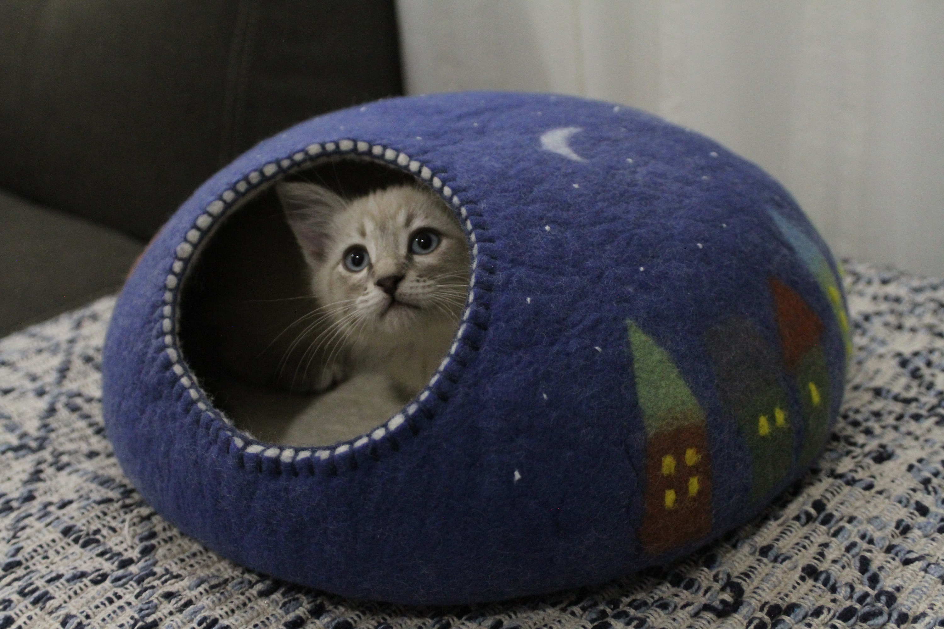 Pet Lover Gift/ Wool Cat House/ Eco Wool/ Gift Idea/ Dark Etsy