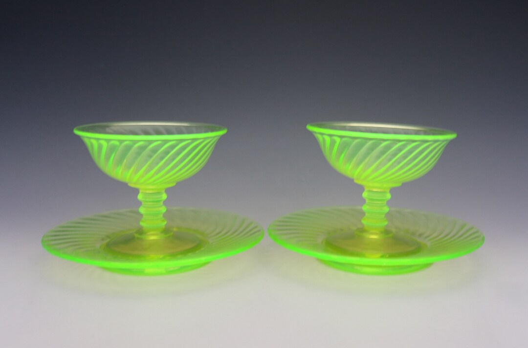 GLOWING Vintage RARE Handmade Imperial Glass Canary Vaseline Glass