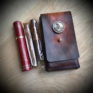 Robusto Don&#39;t Tread On Me Case,  Leather travel humidor, Gift for dad or groomsmen, Personalized leather cigar case, Gadsden Flag Case