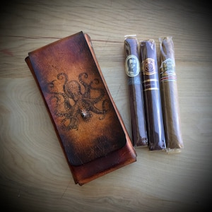 Steampunk Case, Cthulhu Case, Travel humidor, Gift for dad or groomsmen, Personalized Large leather cigar case, Cigar Gift