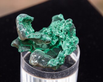 Rå fibermalakitprov: Katanga kopparhalvmånemineral