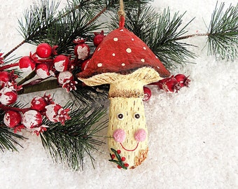 Pappmache Pilz Ornament mit niedlichem Gesicht, Hängepilz Dekor, Großer Pilz Skulptur, Pilze Weihnachtsdekoration, Fliegenpilz Kunst