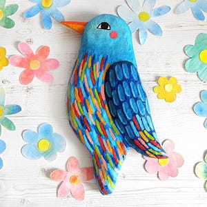 Decorazione murale a forma di uccello colorato blu in cartapesta, arazzo da parete con uccelli, decorazione per la casa con uccelli stravaganti, scultura di uccelli in carta, arte in carta riciclata