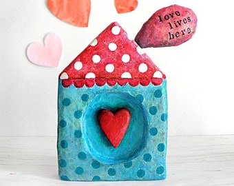 Paper Mache House With Red Heart, Wall Diorama House, Love Lives Here Wall Art, Papier Mache Art Sculpture, Inspirational Decorative House