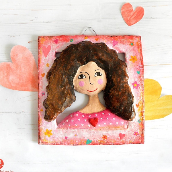 Papier Mache Cute Woman Portrait Dans Un Cadre Pour Mur, 3D Femme aux cheveux bruns, Papier Mache Femme Sculpture, Femme Portrait Art Mural