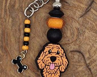 Llavero Goldendoodle: regalo para amantes de los perros con cuentas y dije de hueso