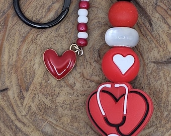 Llavero de silicona con cuentas de corazón y estetoscopio, regalo de agradecimiento médico, accesorio para profesionales de la salud.