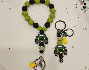 Llavero de silicona con cuentas para camioneta todoterreno 4x4 con dije de patito en verde militar