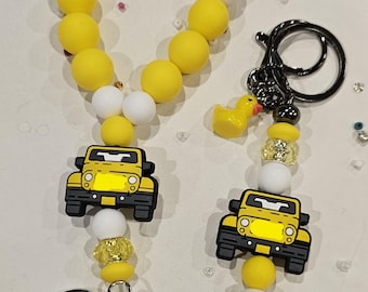 Llavero de silicona con cuentas para camioneta todoterreno 4x4 con dije de pato en amarillo
