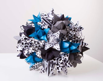 Ramo de flores de papel, ramo negro, blanco y azul pavo real, ramo de tulipanes de origami, ramo de flores de origami