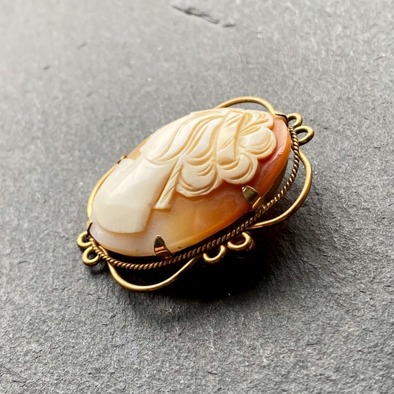 CLEWCO rolled gold and shell cameo brooch in box,… - image 4