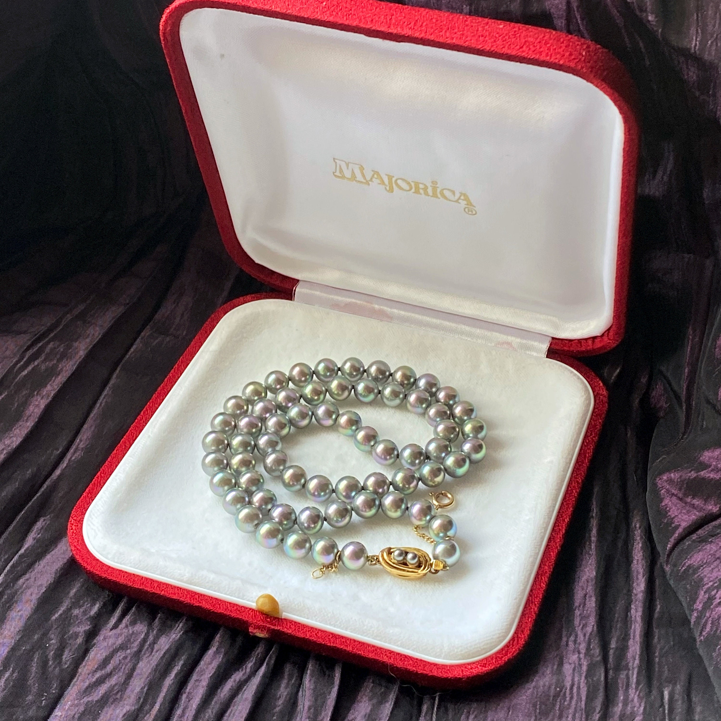 MAJORICA PEARLS Single Strand Silver Grey Shell Pearls in Box