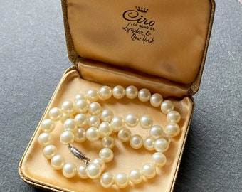 CIRO Classic Glass Pearl Necklace With Silver Clasp in Box
