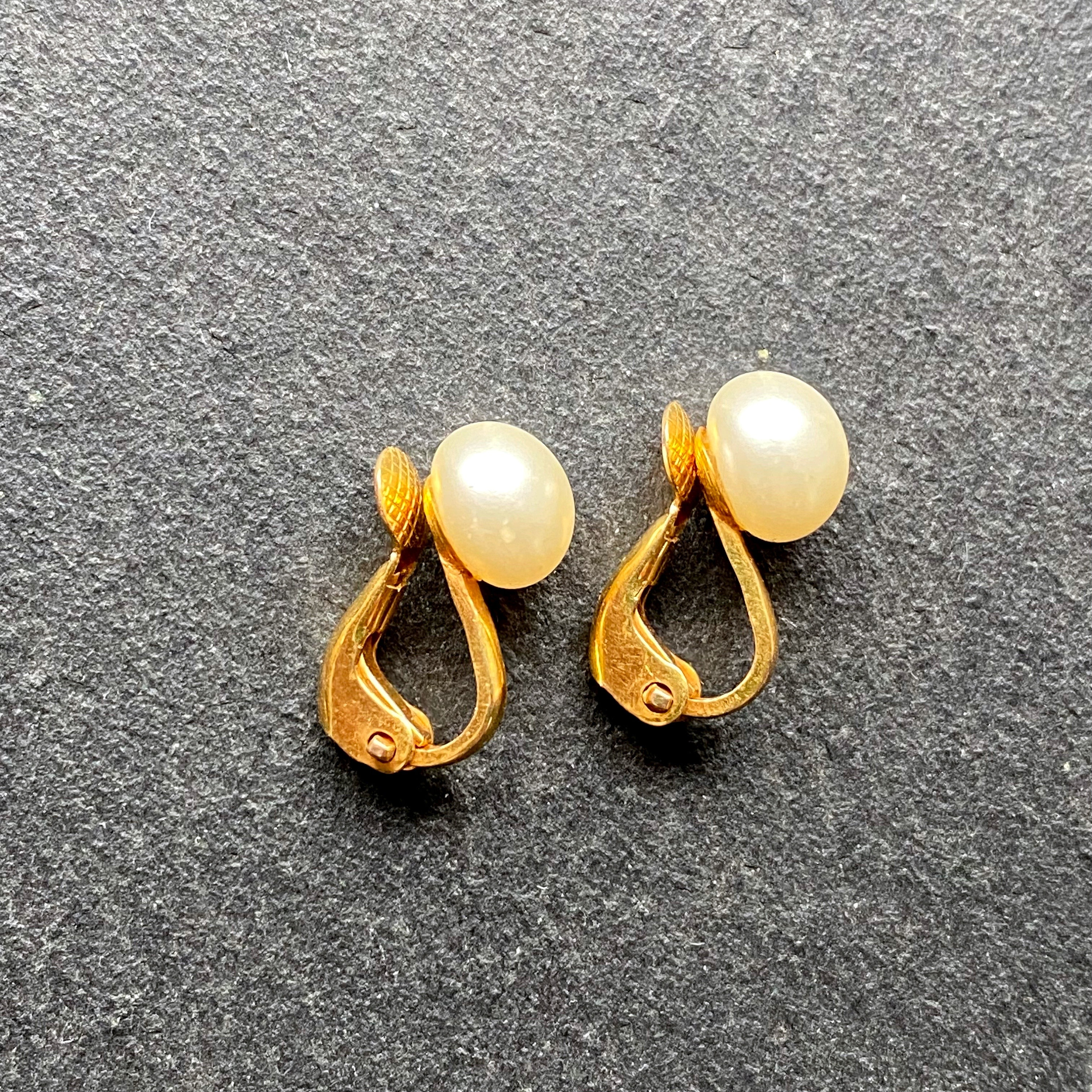 Second hand pearl earrings outlet