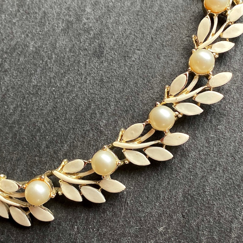 JEWELCRAFT gold and pearl collar necklace vintage bridal 1950/'s necklace gold collar necklace gold and white necklace,