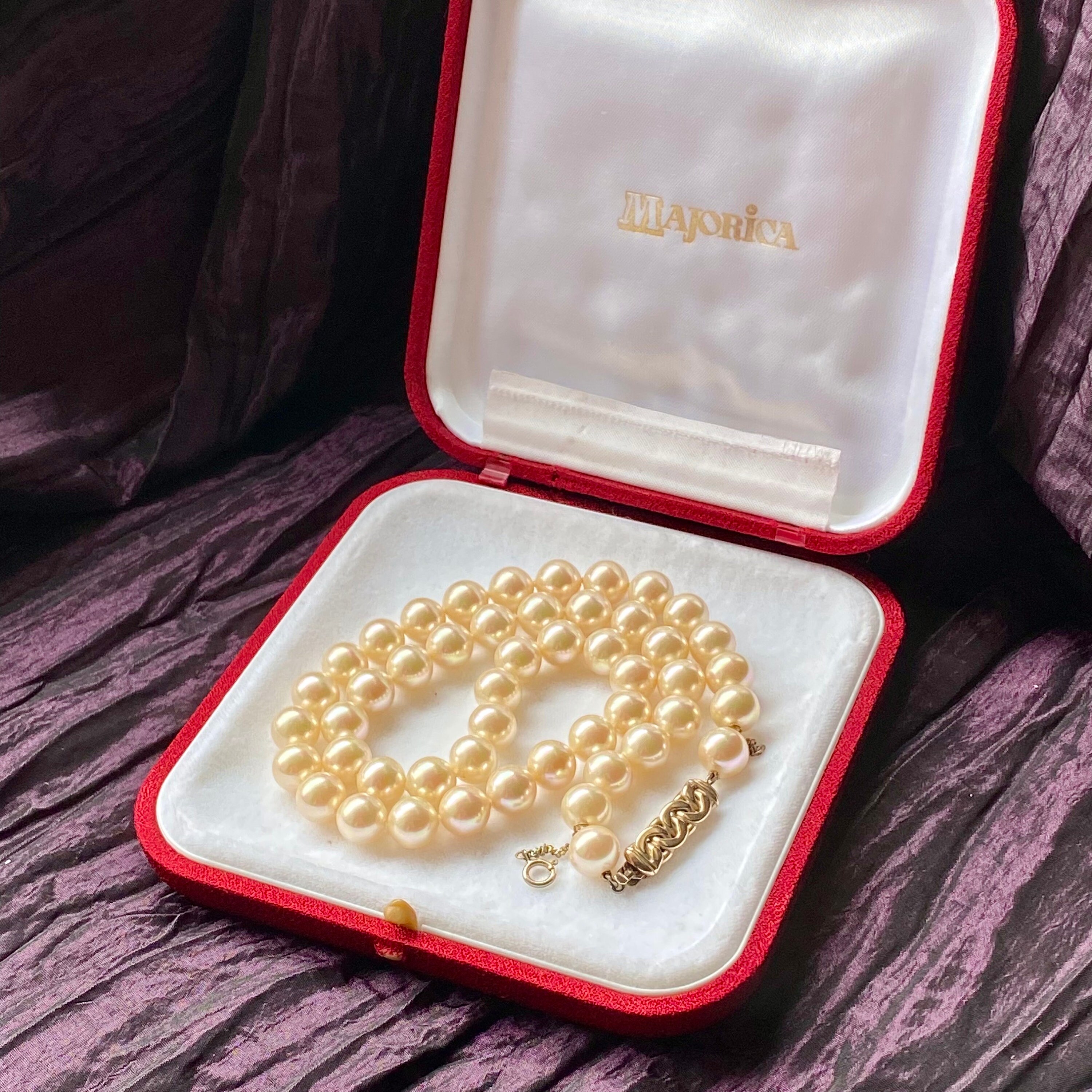 MAJORICA PEARLS single strand of large 9mm simulated pearls in box, Spanish  Perlas pearl necklace, shell pearl necklace vintage bridal,