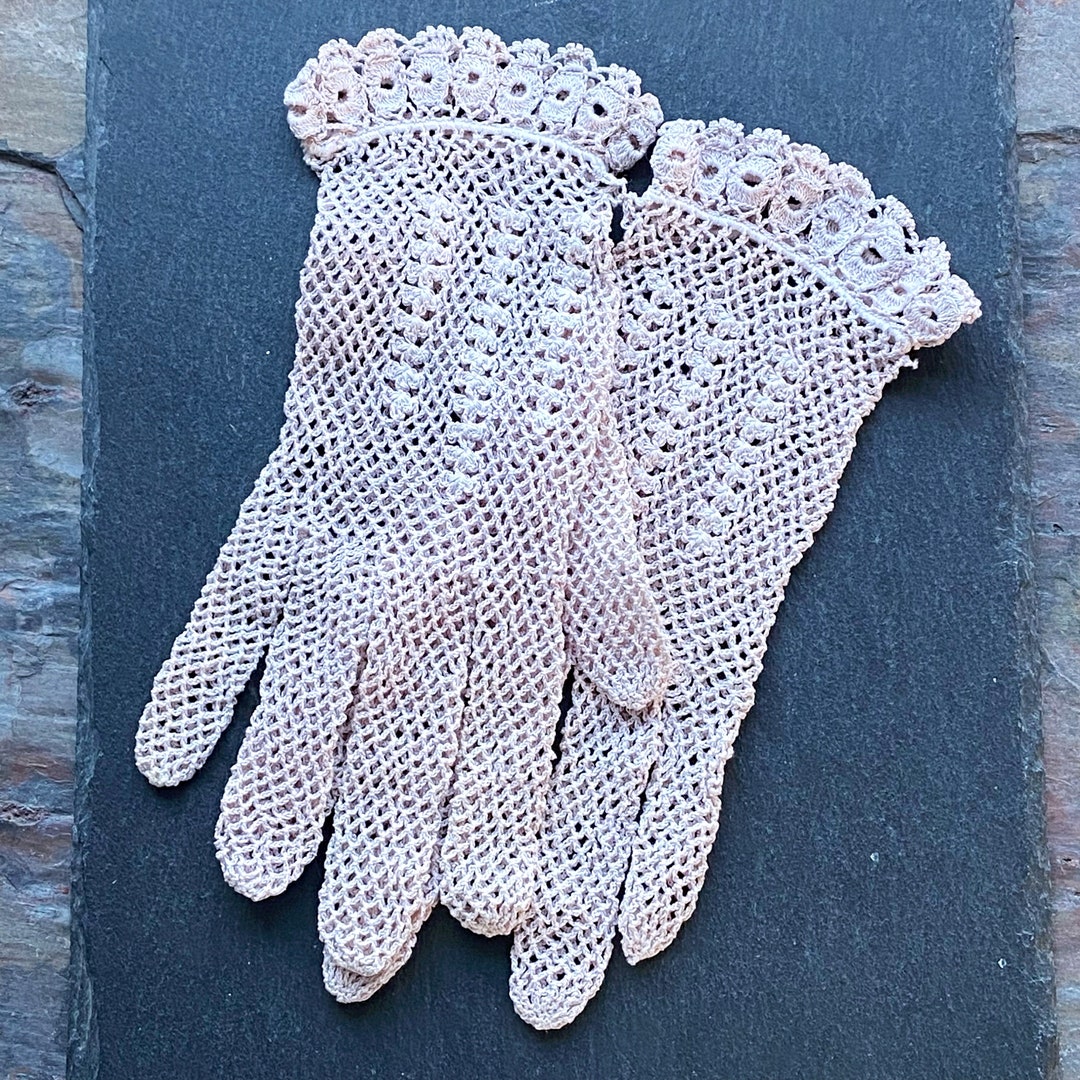 Vintage Pinky Beige Crochet Gloves, Vintage Crochet Gloves, Bridal