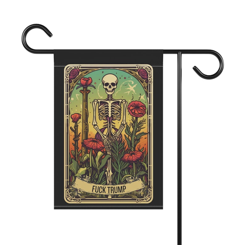 Bandeira de jardim Fuck Trump Witchy Tarot Bandeira política Resist Anti Trump Esqueleto Bandeira de jardim política Bandeira de quintal liberal Decoração externa imagem 3