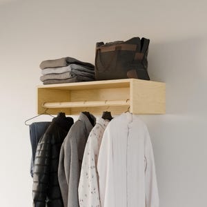 Closet Hanger in Maple