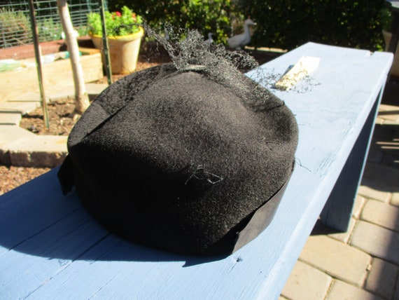 Vintage Black Felt Women's Pill Box Hat - image 2