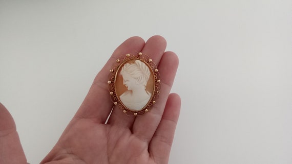 Vintage Carved Shell Cameo Brooch Pendant, Gold F… - image 2
