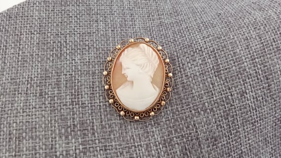 Vintage Carved Shell Cameo Brooch Pendant, Gold F… - image 1