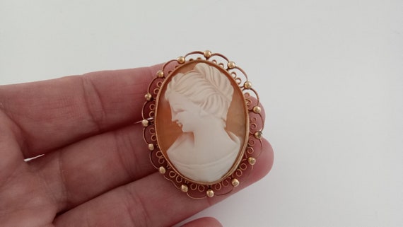 Vintage Carved Shell Cameo Brooch Pendant, Gold F… - image 7
