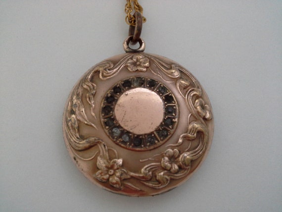 Antique Floral Repousse Locket, Late Victorian Ea… - image 4