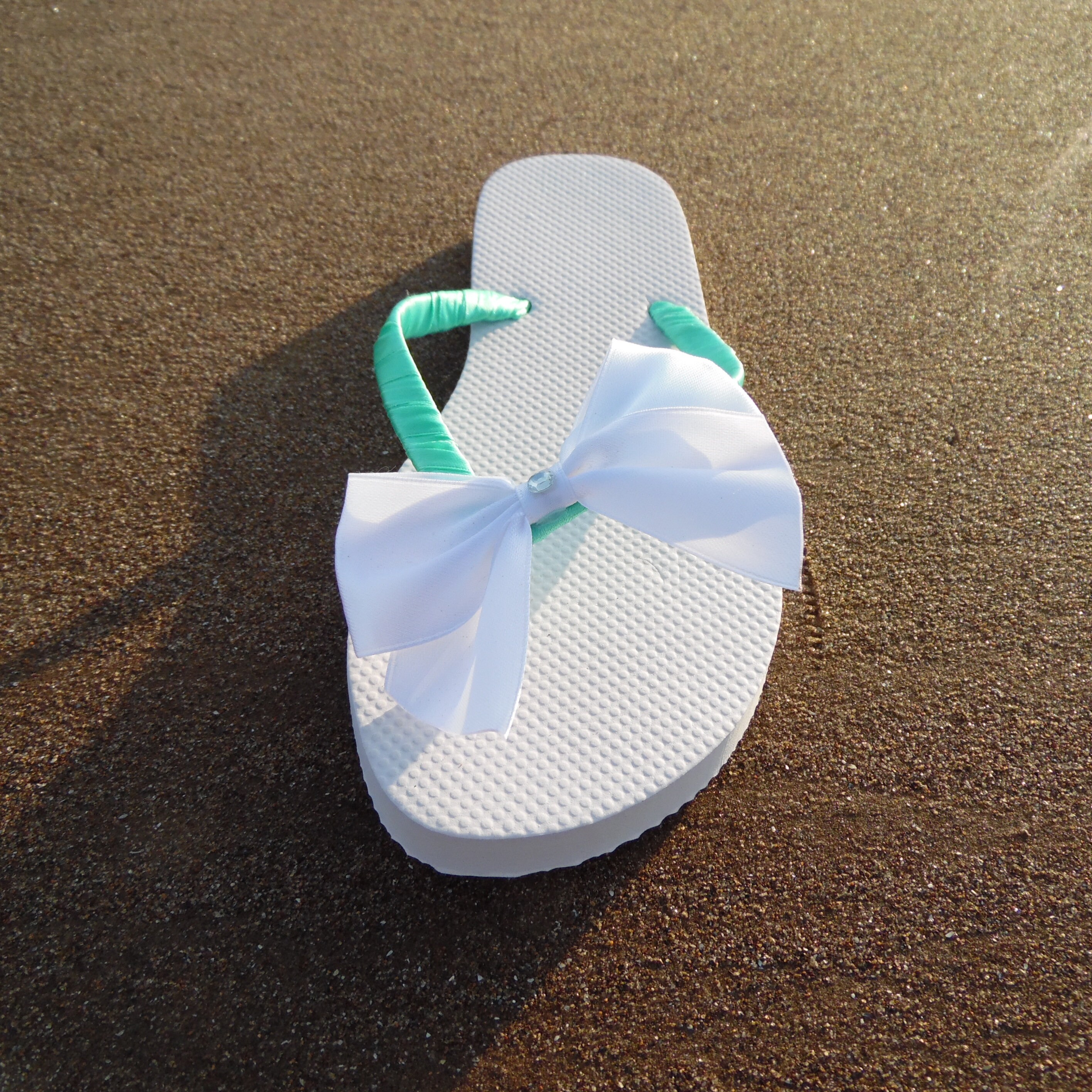 Beachwear flip-flops with handmade decoration with white and | Etsy