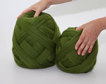 Arm Knitting Chunky Merino Wool Yarn, Giant Yarn, Mega Yarn, Chunky Yarn, Unspun Wool Roving, Extreme Wool, Weaving, Felting, Olive Green