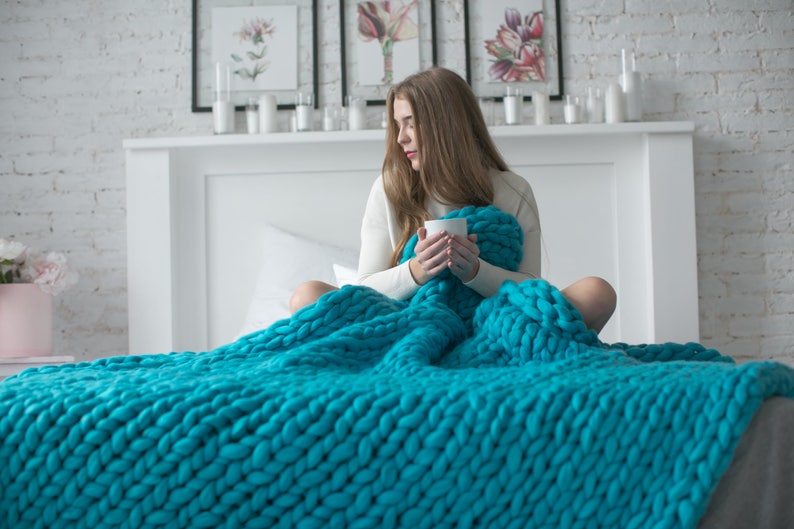 Chunky Knit Cozy Blanket in Turquoise color. 100% Wool handmade blanket, Knitted blanket, Chunky blanket, Knit Throw, super bulky blanket image 6