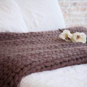 Handmade Chunky Blanket, 100% wool, Bulky throw, Gift for her, Christmas gift, Chunky knit, Handmade blanket, Chunky knit, Milk Chocolate