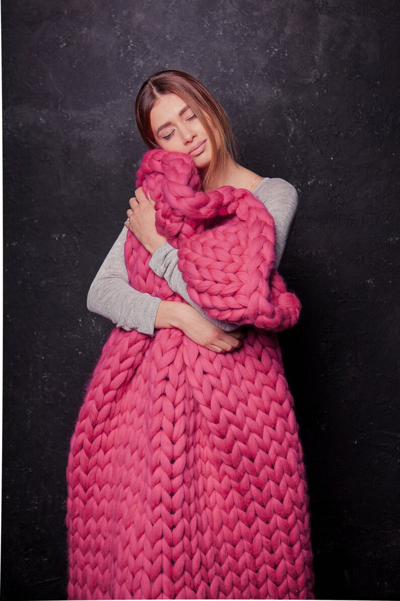 Wool Knit Chunky blanket Gift for her Knitted Throw Chunky Knit blanket Giant Knit Throw Extreme Knitting Mother's Day Gift Dark Pink image 1