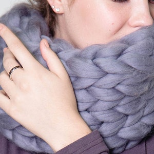 Wool chunky cowl, warm scarf, snood, circle scarf, neckwarmer, winter scarf, knit cowl, chunky cowl, Circle Scarf, Gift for her, Wool yarn image 2
