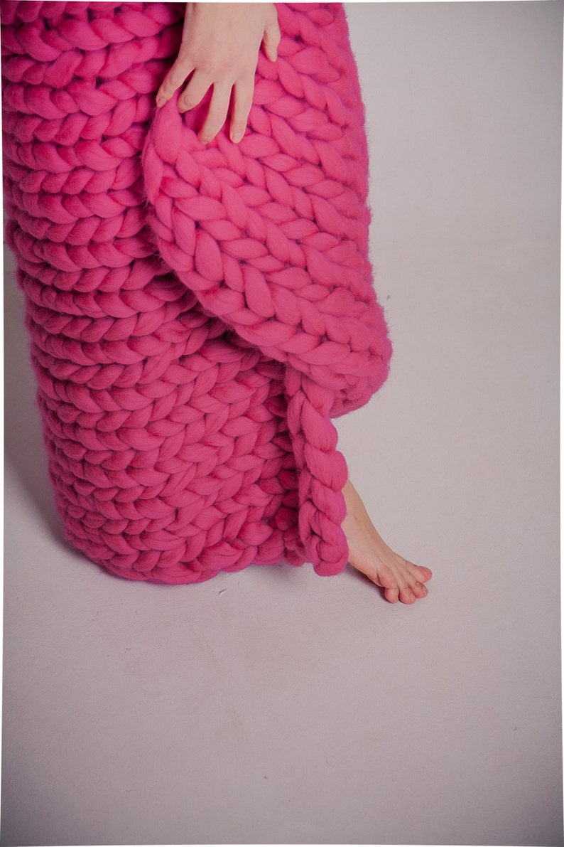 Wool Knit Chunky blanket Gift for her Knitted Throw Chunky Knit blanket Giant Knit Throw Extreme Knitting Mother's Day Gift Dark Pink image 2