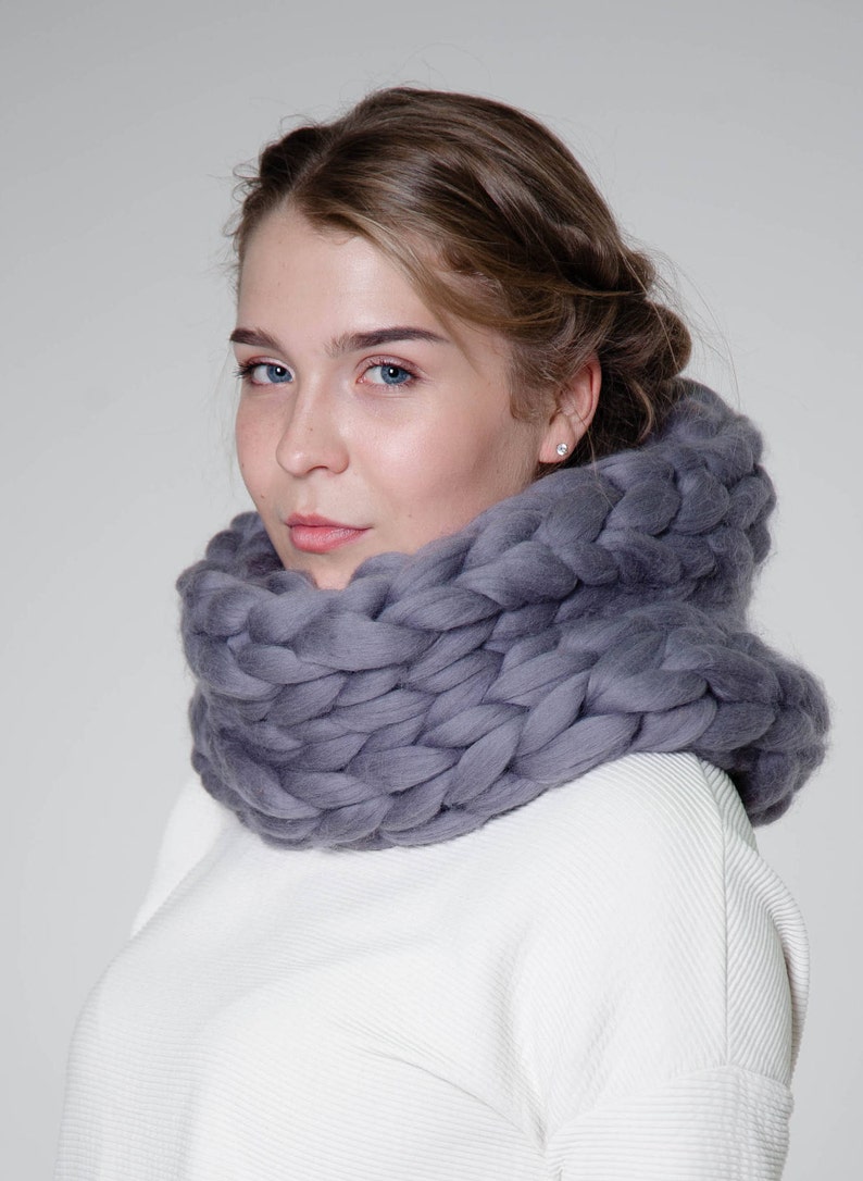 Wool chunky cowl, warm scarf, snood, circle scarf, neckwarmer, winter scarf, knit cowl, chunky cowl, Circle Scarf, Gift for her, Wool yarn image 6