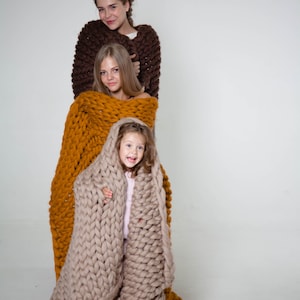 Chunky Blanket, 100% Merino Wool, Bulky throw, Gift for her, Christmas gift, Chunky knit, Handmade blanket, Chunky knit, 42 colors available