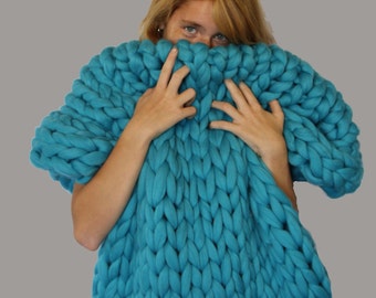 Chunky Knit Cozy Blanket in Turquoise color. 100% Wool handmade blanket, Knitted blanket, Chunky blanket, Knit Throw, super bulky blanket