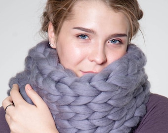 Wool chunky cowl, warm scarf, snood, circle scarf, neckwarmer, winter scarf, knit cowl, chunky cowl, Circle Scarf, Gift for her, Wool yarn