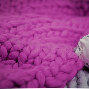 Chunky wool knitted blanket throw, Giant blanket, Christmas Gift, Wool Giant Blanket, Bulky Knit, Chunky Knitting, Lap blanket. Gift, Lilac image 6