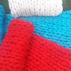 Chunky Knit Cozy Blanket in Turquoise color. 100% Wool handmade blanket, Knitted blanket, Chunky blanket, Knit Throw, super bulky blanket image 8