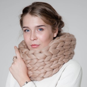 Bufanda de punto gruesa, capucha, snood, bufanda circular, calentador de cuello, bufanda de invierno, bufanda de punto, capucha gruesa, bufanda circular, regalo para ella, hilo de lana imagen 1