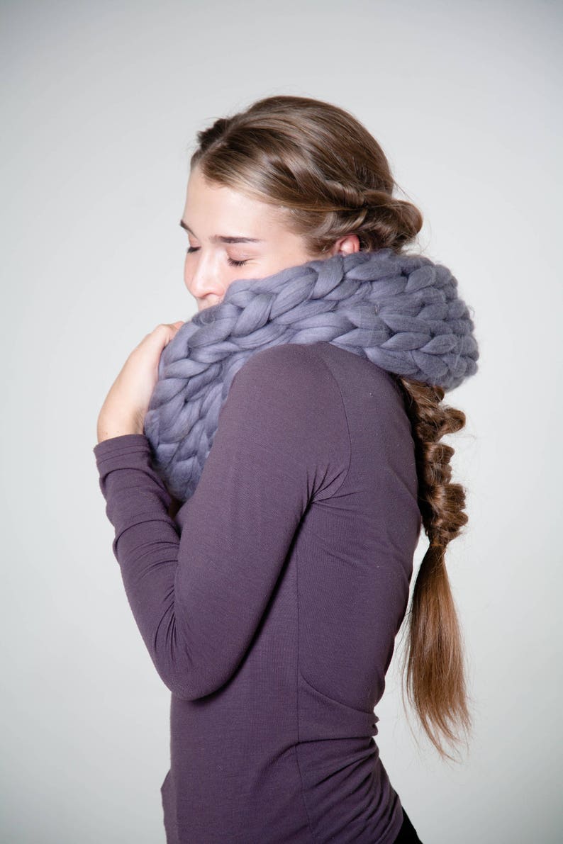 Wool chunky cowl, warm scarf, snood, circle scarf, neckwarmer, winter scarf, knit cowl, chunky cowl, Circle Scarf, Gift for her, Wool yarn image 5