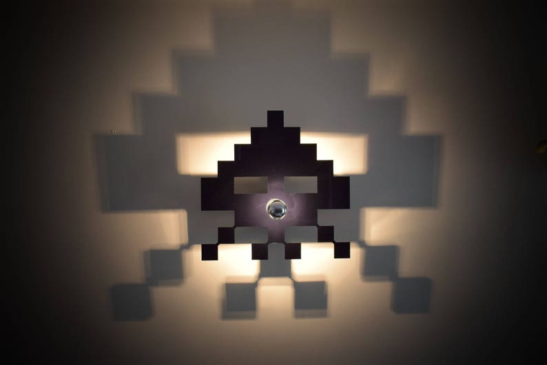 Applique SPACE INVADER poulpe spatiale noir à effet d'ombres 画像 1