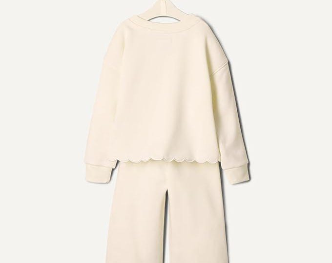 2 piece scalloped outfit for baby