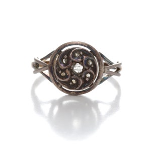 Antique Georgian rose cut diamonds ring/cluster ring. 18kt gold, silver. Vintage Circa 1830s. Price reduced.