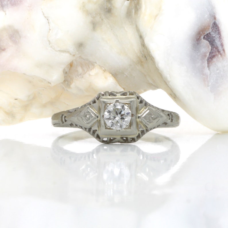 0.20ct vintage diamond engagement ring. J Si1 Natural round old European cut diamond, 14kt white gold, Filigree. Art Deco 1930s. Estate. image 10