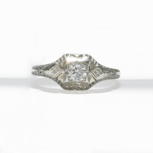 0.20ct vintage diamond engagement ring. J Si1 Natural round old European cut diamond, 14kt white gold, Filigree. Art Deco 1930s. Estate. image 3